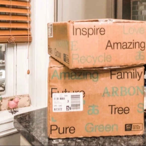 Meet your Posher, Kelsey - Picture 1 of 1